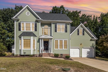 105 Townsgate Ct, Holly Springs, NC 27540