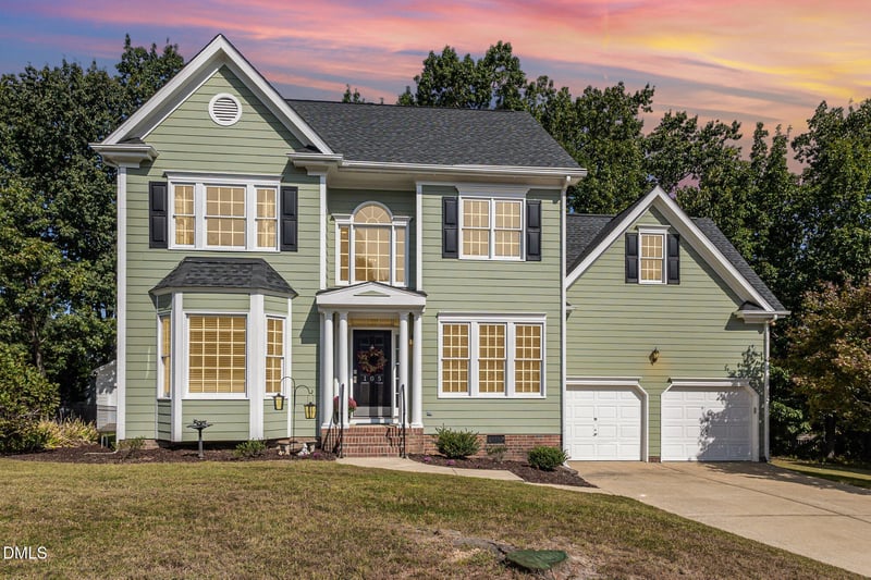 105 Townsgate Ct, Holly Springs, NC 27540