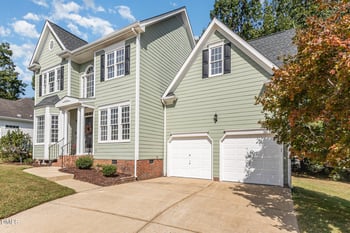 105 Townsgate Ct, Holly Springs, NC 27540
