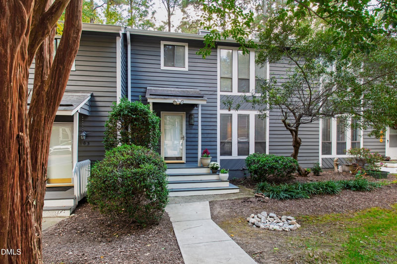 105 Tracy Ct, Cary, NC 27513