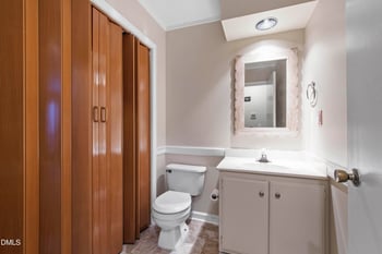 105 Tracy Ct, Cary, NC 27513