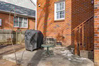 105 Tuska Hills Dr, Holly Springs, NC 27540