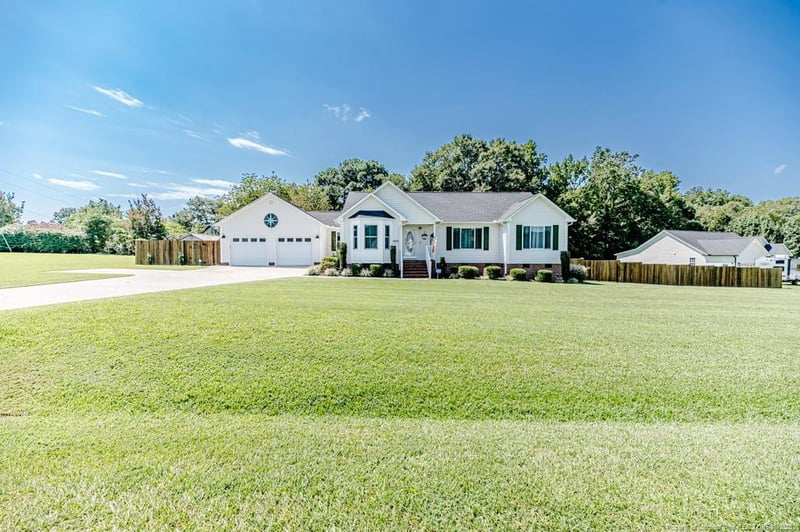 105 Valleycastle Ct, Clayton, NC 27520