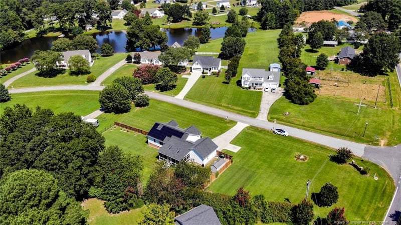 105 Valleycastle Ct, Clayton, NC 27520