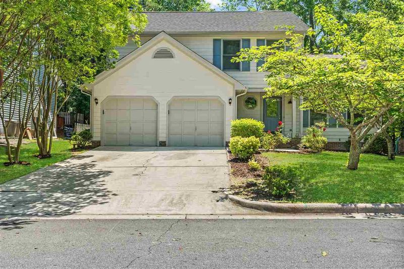 105 Vashon Ct, Cary, NC 27513