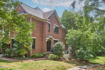105 Village Gate Dr, Chapel Hill, NC 27514