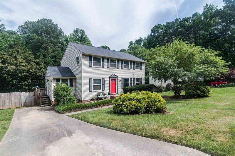 105 Vineyard Ln, Cary, NC 27513