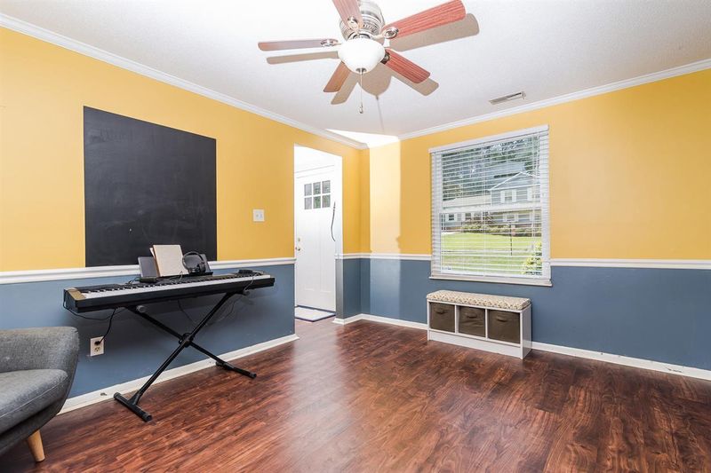 105 Vineyard Ln, Cary, NC 27513