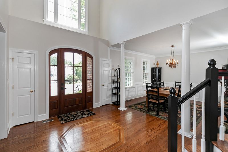 105 Vyne Ct, Cary, NC 27519