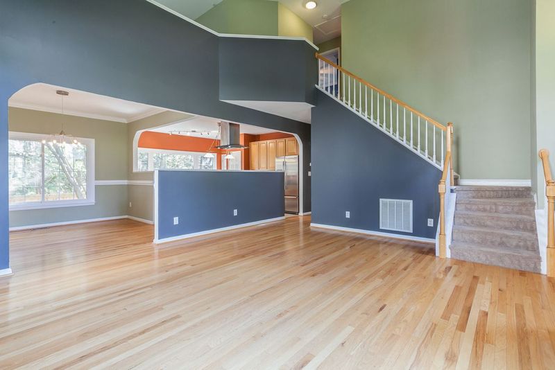 105 Wadsworth Ct, Cary, NC 27519