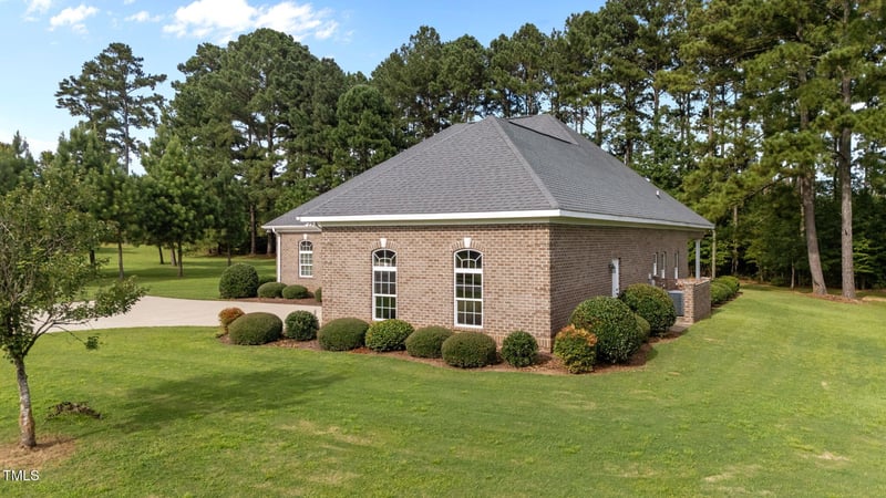 105 Waterfall Ln, Sanford, NC 27330