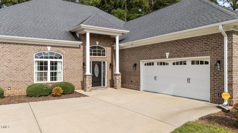 105 Waterfall Ln, Sanford, NC 27330