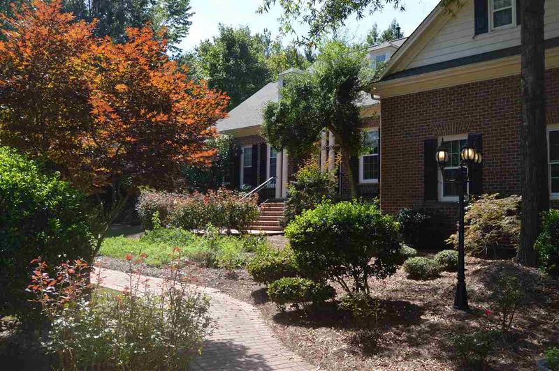 105 Whitcomb Ln, Cary, NC 27518