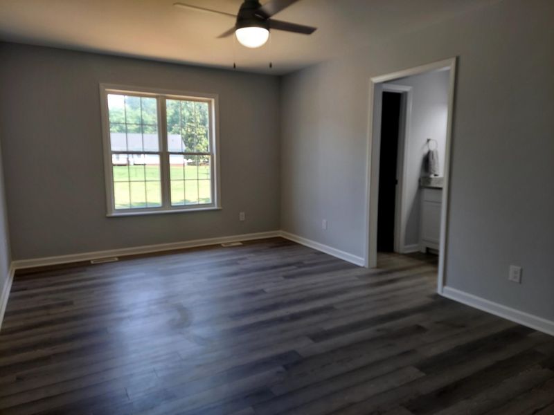 105 White Falls Cir, Benson, NC 27504