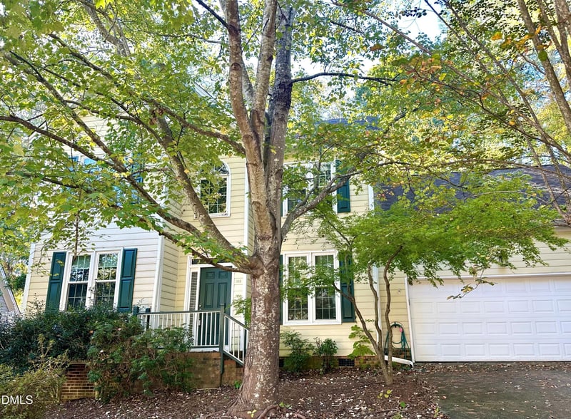 105 Whitlock Ln, Cary, NC 27513