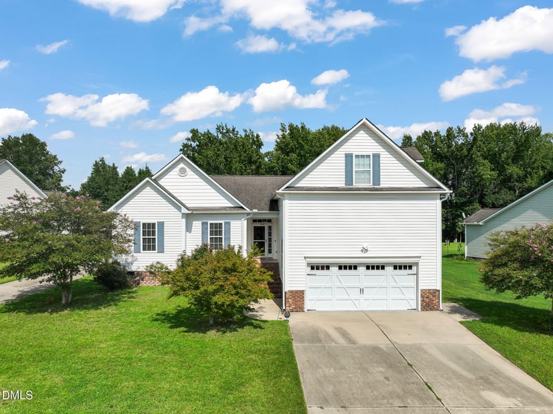 105 Willmont Ct, Benson, NC 27504