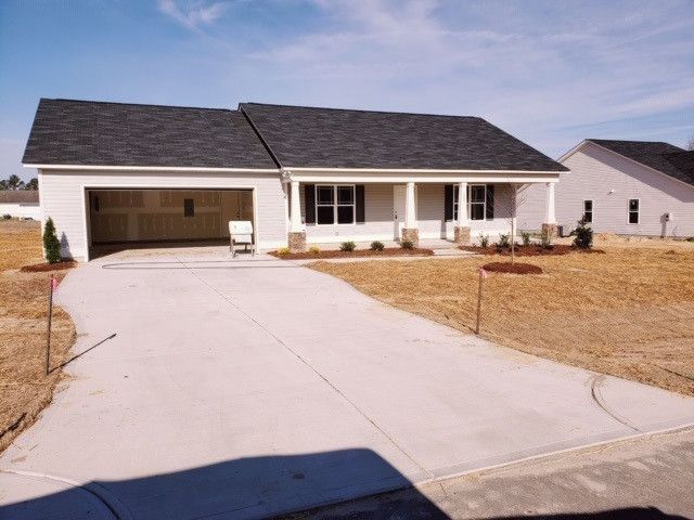 105 Willow Ridge Cir, Willow Springs, NC 27592