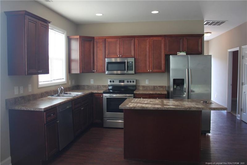 105 Willowfield Ln, Sanford, NC 27332