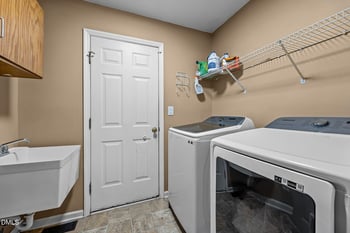 105 Winged Foot Ct, Mebane, NC 27302