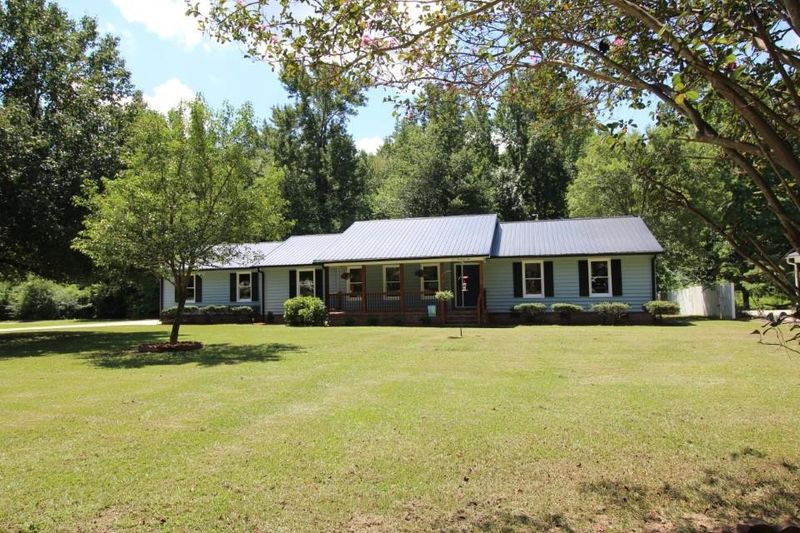 105 Winterlochen Dr, Dunn, NC 28334