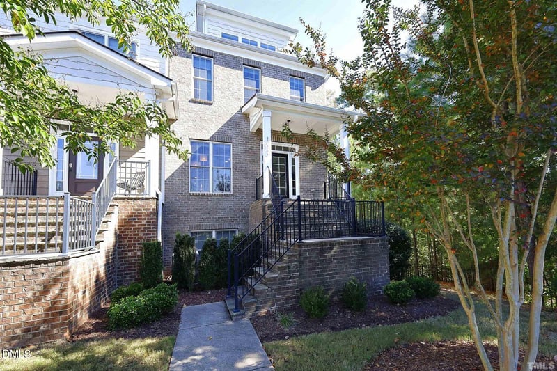 1050 Residents Club Dr, Cary, NC 27519