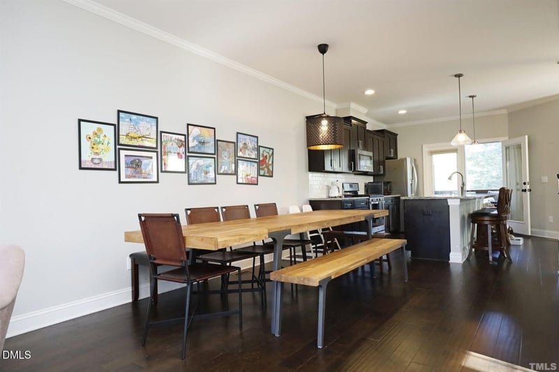 1050 Residents Club Dr, Cary, NC 27519