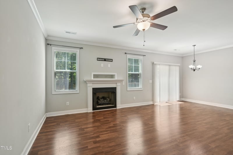 10504 Carsons Creek Dr, Zebulon, NC 27597