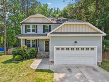 10504 Carsons Creek Dr, Zebulon, NC 27597