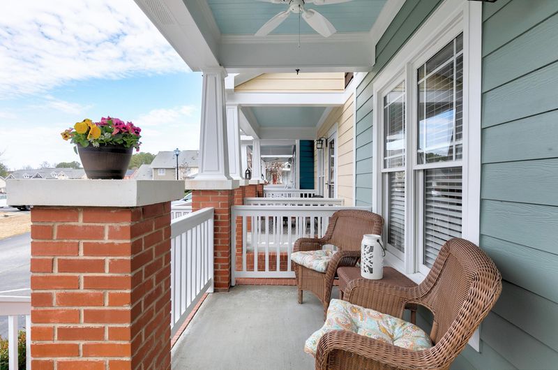 1051 Mica Lamp Ct, Apex, NC 27502