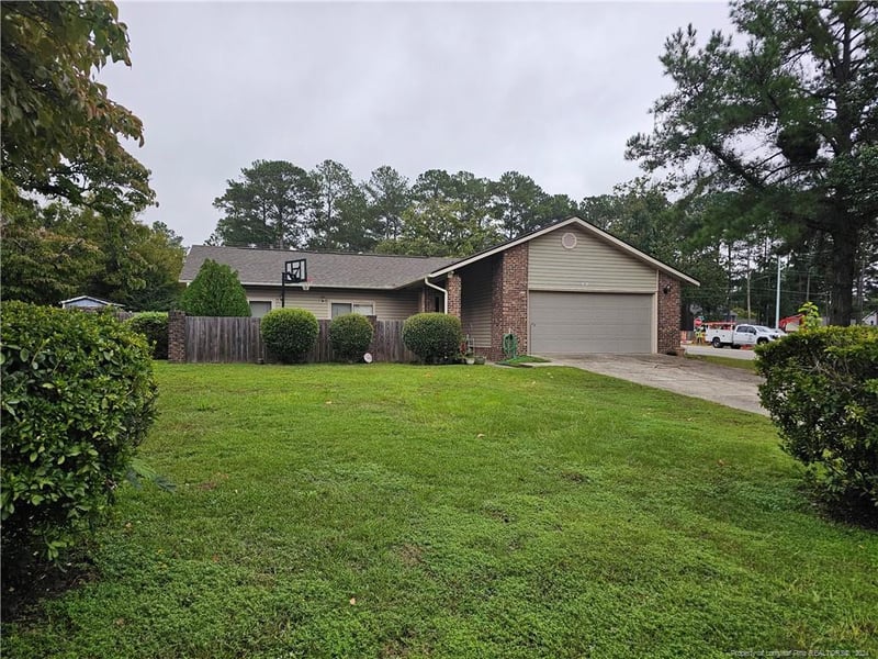 1051 Vasper Ln, Fayetteville, NC 28311