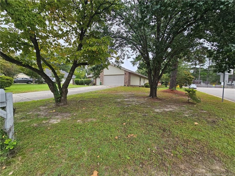 1051 Vasper Ln, Fayetteville, NC 28311