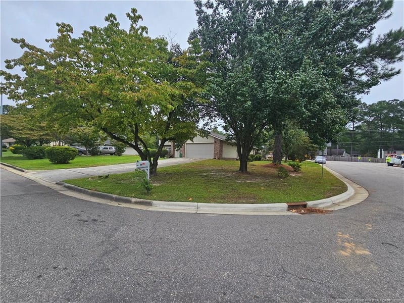 1051 Vasper Ln, Fayetteville, NC 28311