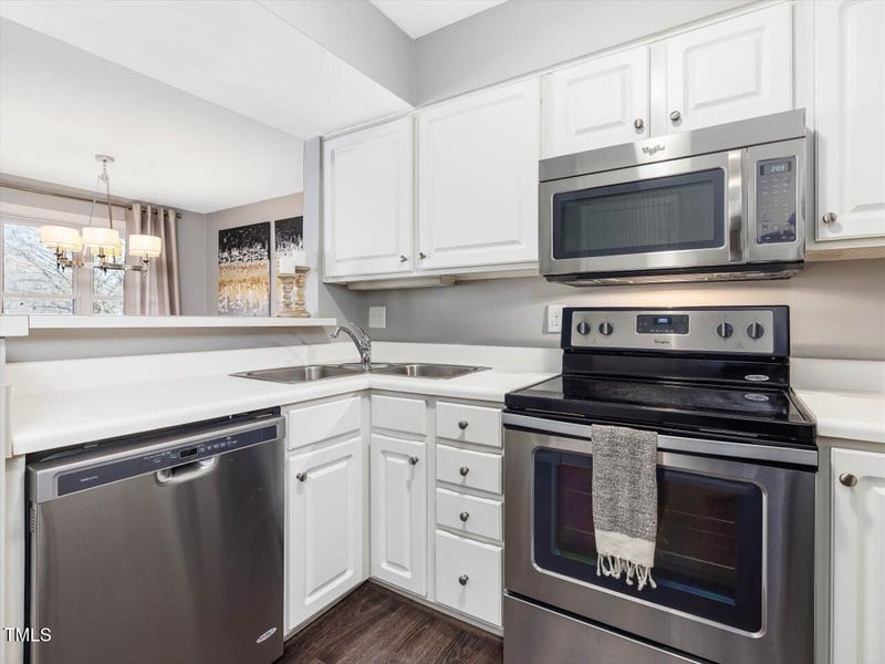 1051 Wirewood Dr #202, Raleigh, NC 27605