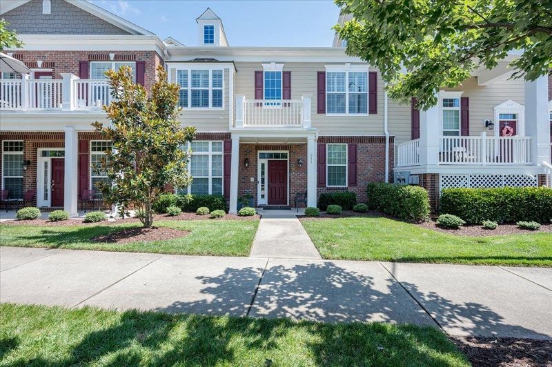 10510 Sablewood Dr #211, Raleigh, NC 27617