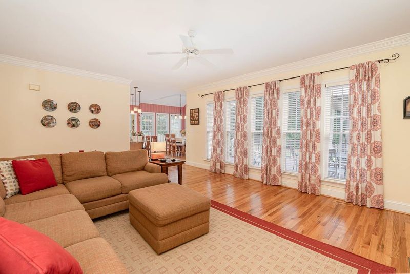 10516 Crisp Dr, Raleigh, NC 27614