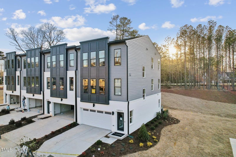 10518 Pleasant Branch Dr, Raleigh, NC 27614