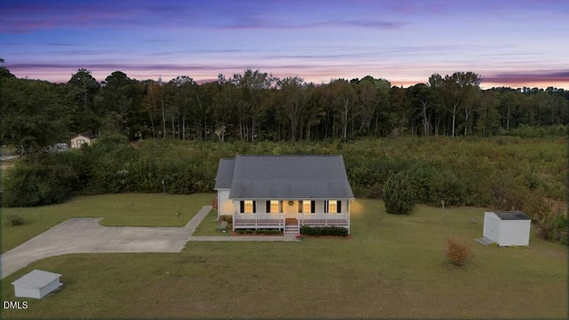 1052 Aquilla Rd, Benson, NC 27504