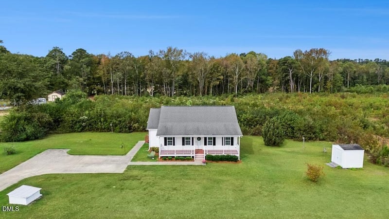 1052 Aquilla Rd, Benson, NC 27504