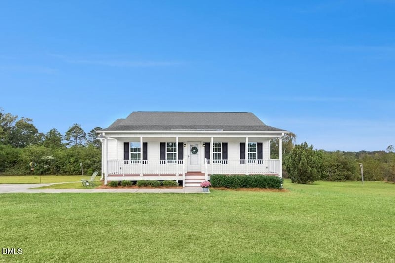 1052 Aquilla Rd, Benson, NC 27504