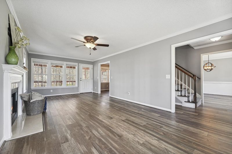 1052 Blue River Farm Dr, Raleigh, NC 27603