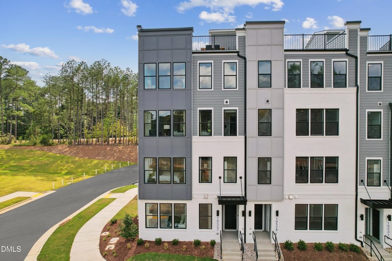 10528 Bailey Br Dr, Raleigh, NC 27614