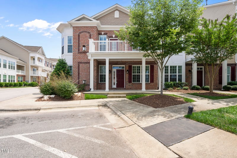 10529 Sablewood Dr, Raleigh, NC 27617