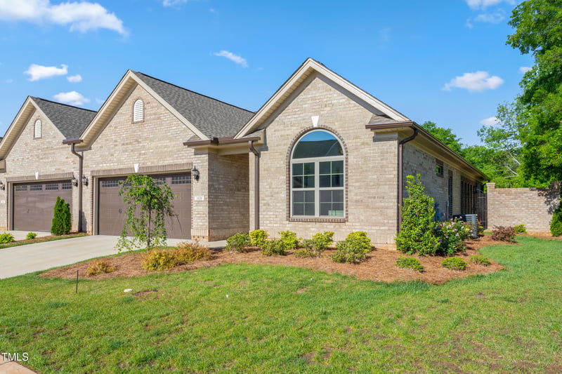 1053 Beechcraft Dr #124, Mebane, NC 27302