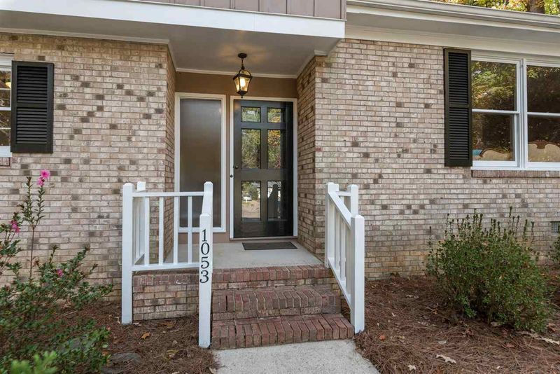 1053 Dunsford Pl, Cary, NC 27511