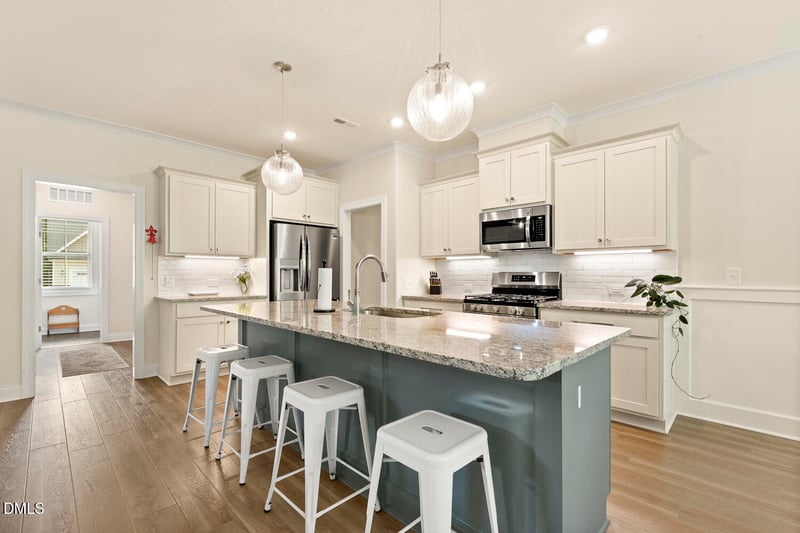 1053 Lukestone Dr, Fuquay Varina, NC 27526