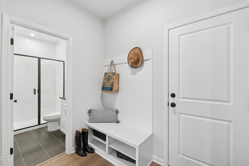 1053 Zelkova Ln, Chapel Hill, NC 27517