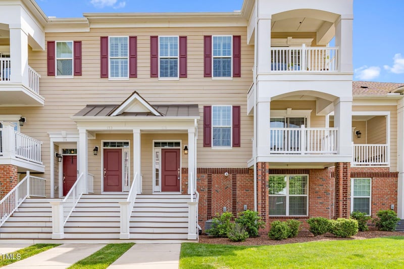 10530 Sablewood Dr, Raleigh, NC 27617