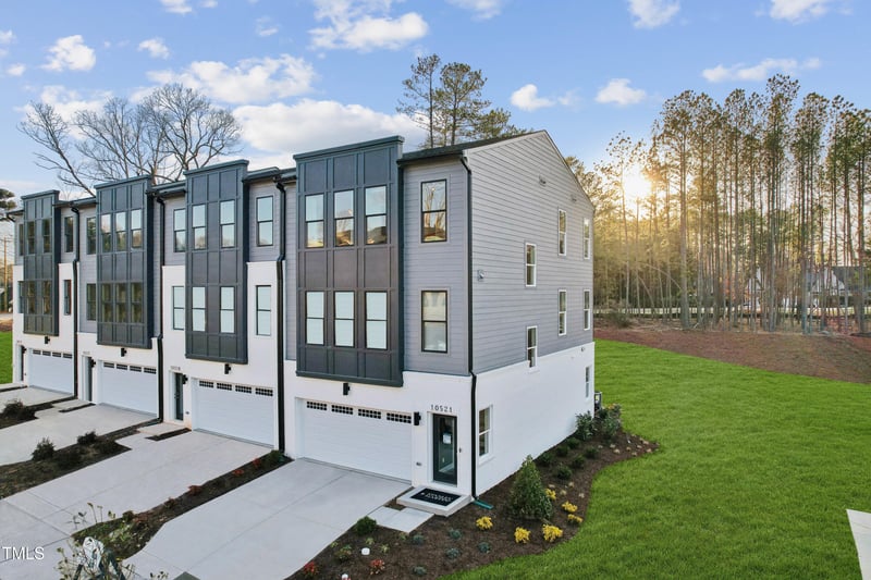 10538 Pleasant Branch Dr, Raleigh, NC 27614