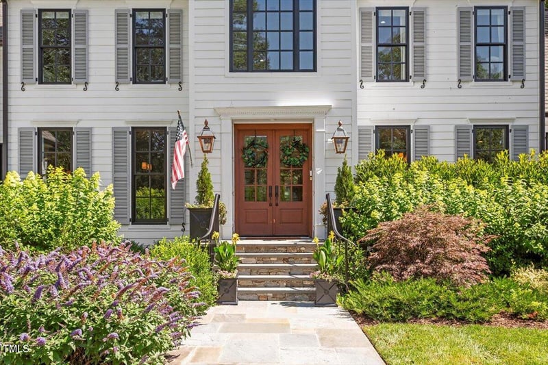1054 Canterbury Ln, Chapel Hill, NC 27517
