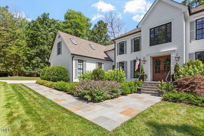 1054 Canterbury Ln, Chapel Hill, NC 27517